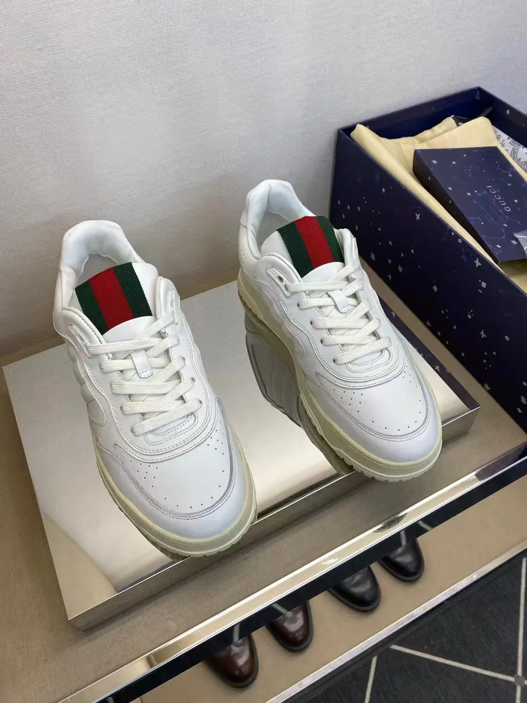 Men's Men's Shoes 💰440 [New Style] 🎍🎍Gucci - New Men's Shoes GUCCI [Lightning] The latest shoes are shipped. Original quality, fashionable, made of special materials, sheepskin lining, brand new packaging. The foot feels super comfortable and the workmanship is impeccable. Size: Male 38-44 (45 can be customized